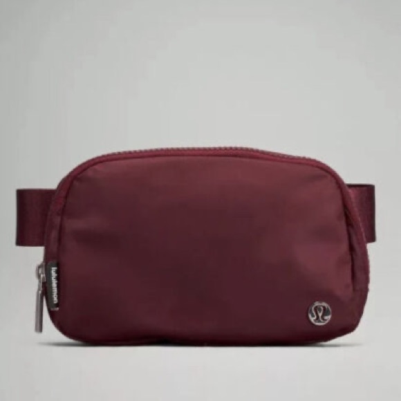 Lululemon Everywhere belt bag red merlot maroon red Fanny pack - Picture 2 of 7